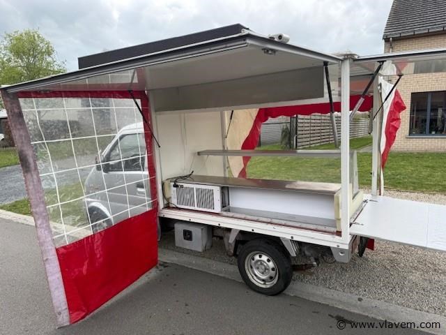 Lichte vrachtwagen - afbeelding 2 van  17