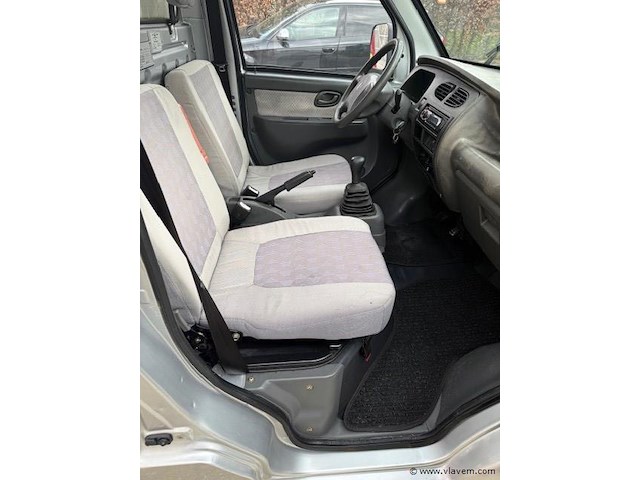 Lichte vrachtwagen - afbeelding 5 van  17