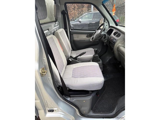 Lichte vrachtwagen - afbeelding 7 van  17