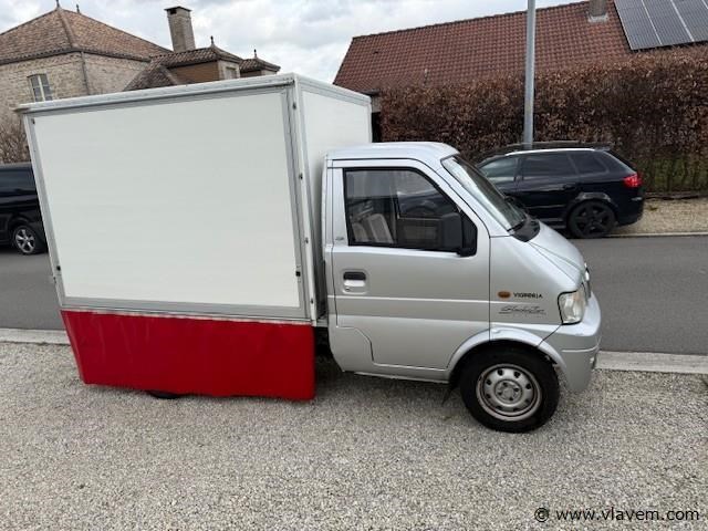 Lichte vrachtwagen - afbeelding 1 van  17