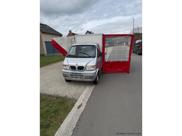 Lichte vrachtwagen - afbeelding 12 van  17