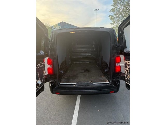 Lichte vrachtwagen - afbeelding 12 van  14