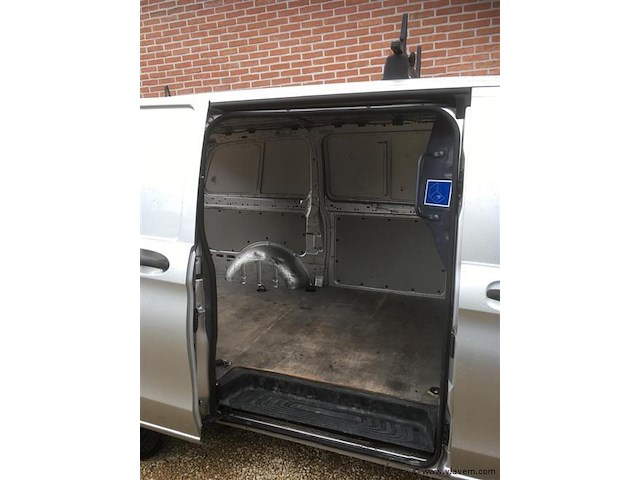 Lichte vrachtwagen - afbeelding 9 van  22