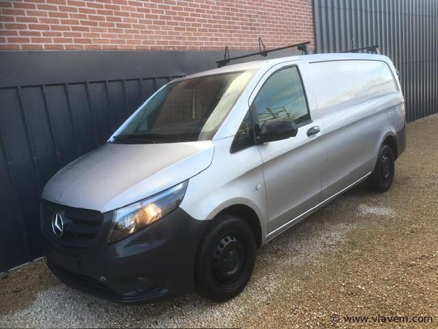 Lichte vrachtwagen - afbeelding 1 van  22