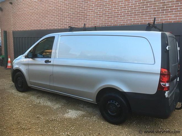 Lichte vrachtwagen - afbeelding 12 van  22