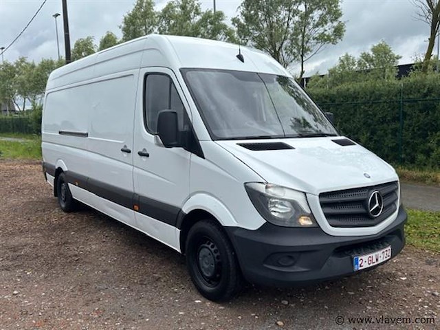 Lichte vrachtwagen - afbeelding 1 van  19