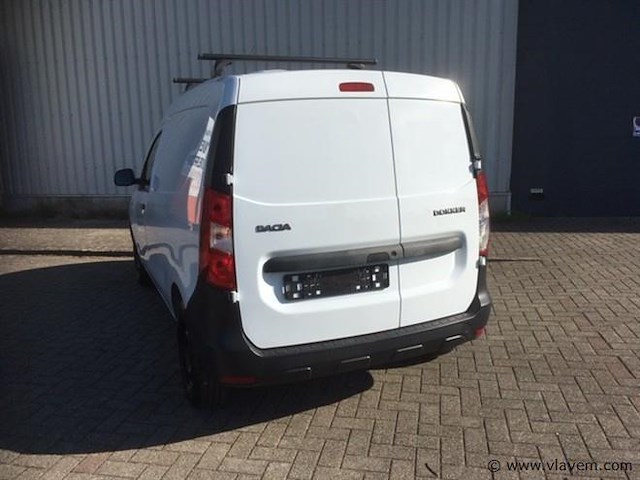 Lichte vrachtwagen - afbeelding 3 van  14