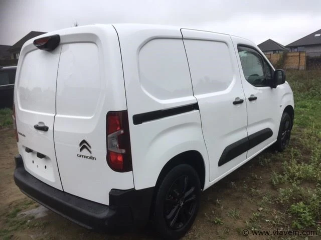Lichte vrachtwagen - afbeelding 12 van  22