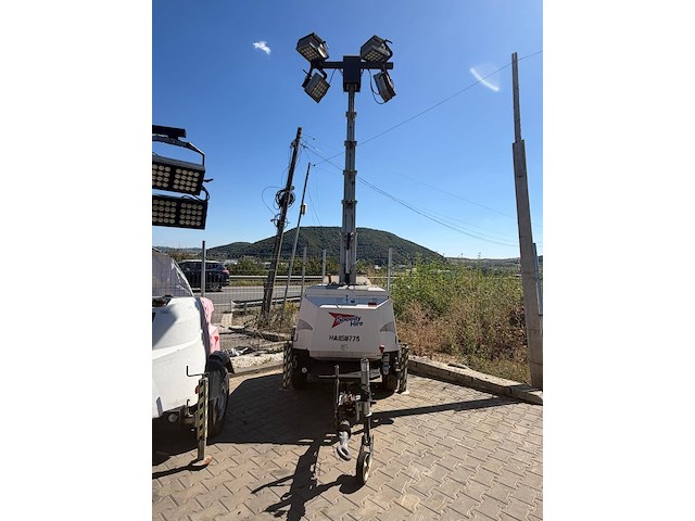 Lichtmast generac tower light diesel 5kva 2010 - afbeelding 1 van  1