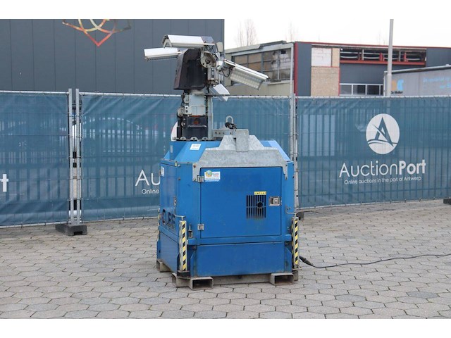 Lichtmast hydro power cube diesel 8.5m 1.6kw 2012 - afbeelding 1 van  1