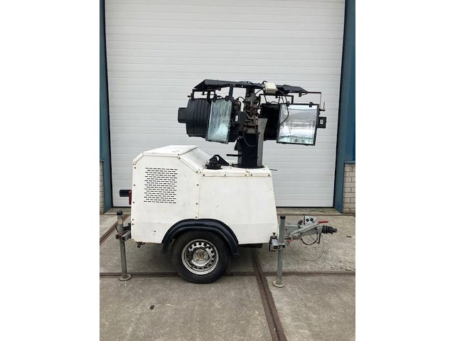 Lichtmast smc diesel 2010 - afbeelding 1 van  1