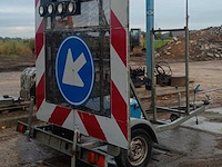 Lichtseintrailer met acculader-signalering - afbeelding 1 van  1