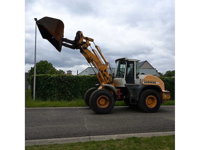 Liebherr - 2004 - l534 - shovel - afbeelding 6 van  23