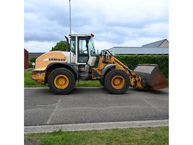 Liebherr - 2004 - l534 - shovel - afbeelding 7 van  23