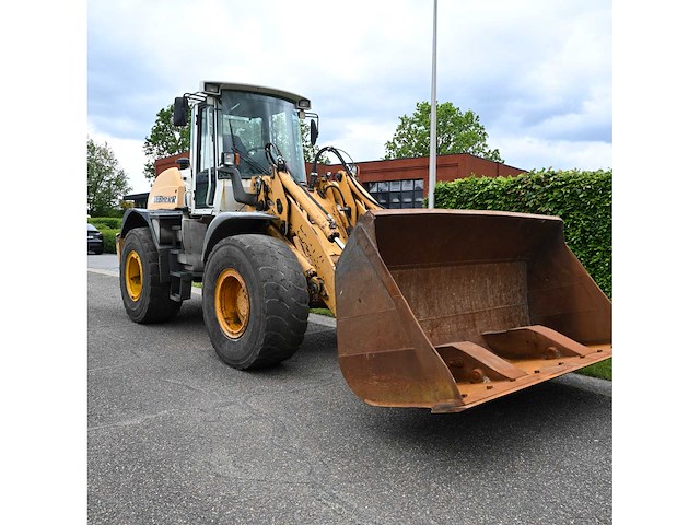 Liebherr - 2004 - l534 - shovel - afbeelding 9 van  23