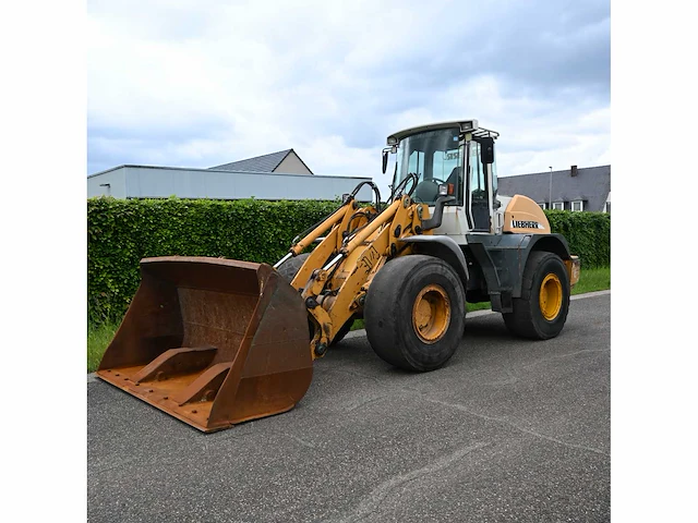 Liebherr - 2004 - l534 - shovel - afbeelding 1 van  23