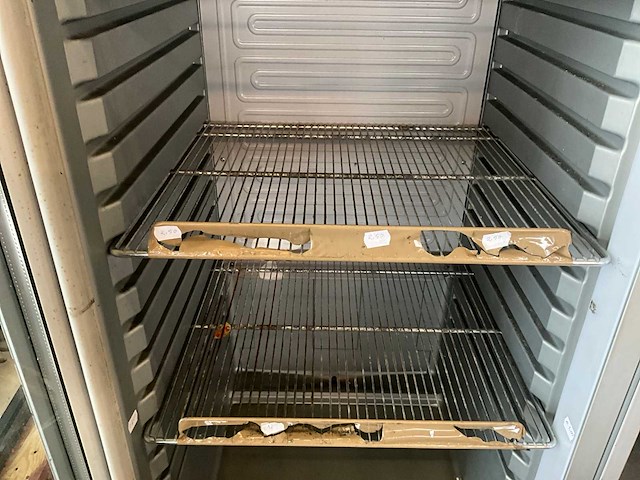 Liebherr megacooler vitrinekoeler red bull - afbeelding 5 van  8