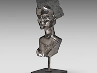 Liévin d'ydewalle (1937), female bust, metal and a cobblestone 65 cm. (25.58 in.) - afbeelding 4 van  7