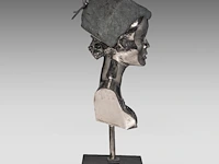 Liévin d'ydewalle (1937), female bust, metal and a cobblestone 65 cm. (25.58 in.) - afbeelding 6 van  7