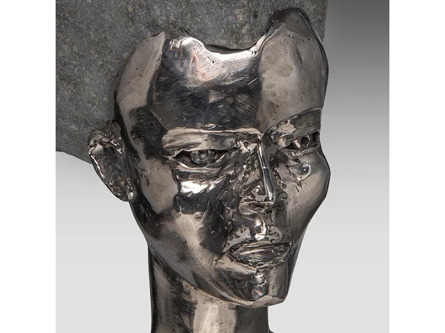 Liévin d'ydewalle (1937), female bust, metal and a cobblestone 65 cm. (25.58 in.) - afbeelding 7 van  7