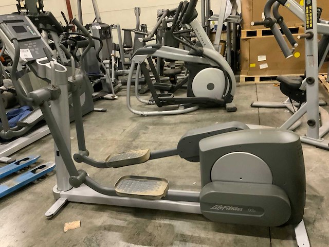 Life finess 93xi elliptical crosstrainer - afbeelding 1 van  7