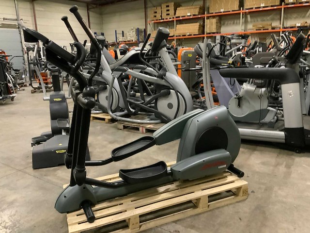 Life fitness 9500hr elliptical crosstrainer - afbeelding 1 van  5