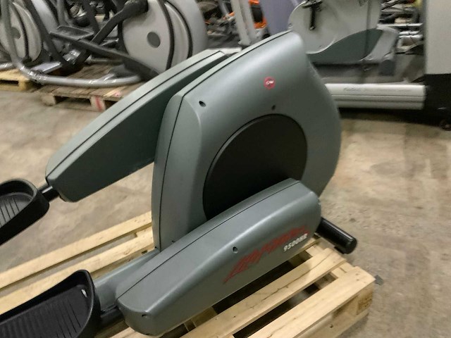 Life fitness 9500hr elliptical crosstrainer - afbeelding 2 van  5