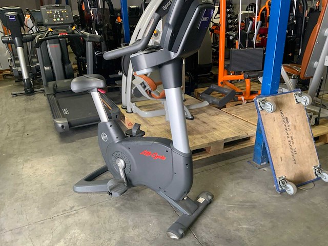 Life fitness 95c enage uprightbike home trainer - afbeelding 4 van  4