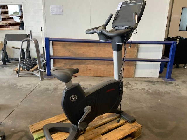 Life fitness 95c engage uprightbike home trainer - afbeelding 1 van  5
