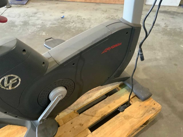 Life fitness 95c engage uprightbike home trainer - afbeelding 3 van  5