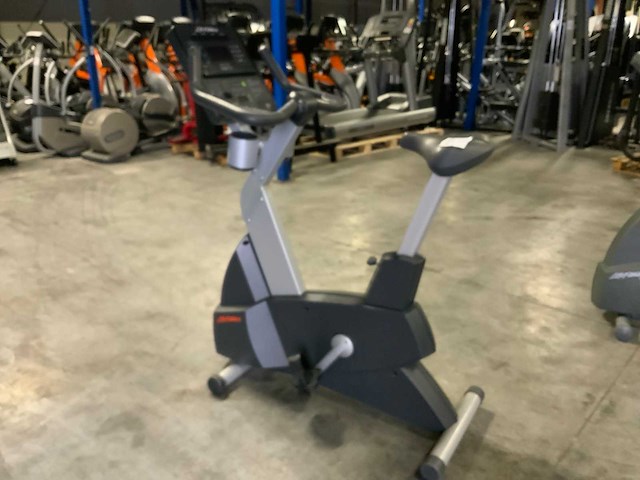 Life fitness 95c integrity uprightbike home trainer - afbeelding 4 van  5