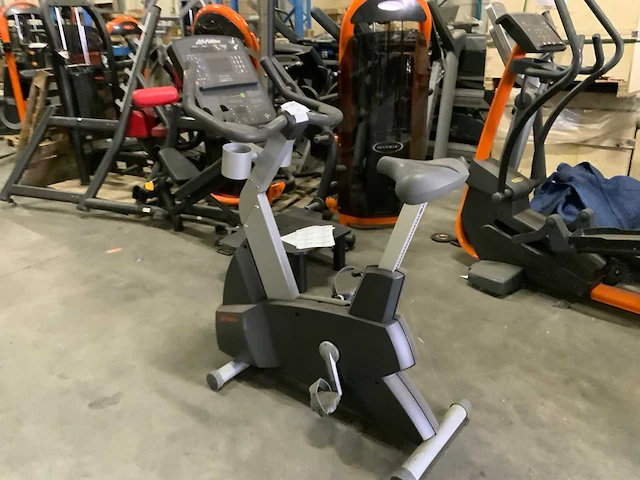 Life fitness 95c integrity uprightbike home trainer - afbeelding 2 van  5