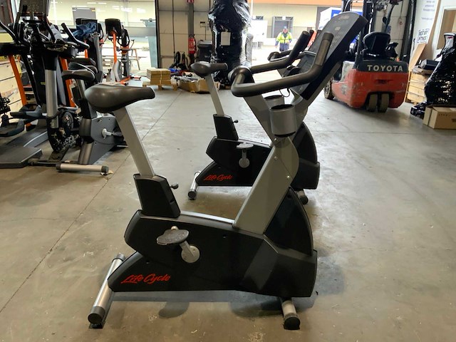 Life fitness 95ci integrity uprightbike home trainer - afbeelding 1 van  5