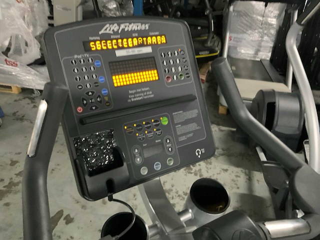 Life fitness 95ci integrity uprightbike home trainer - afbeelding 4 van  7