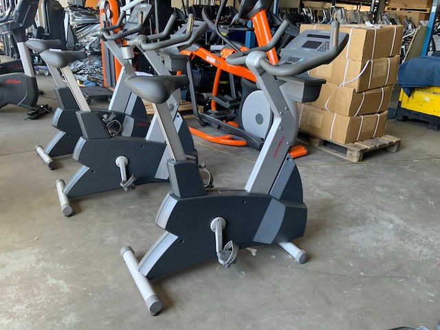 Life fitness 95ci silverline uprightbike home trainer - afbeelding 2 van  5