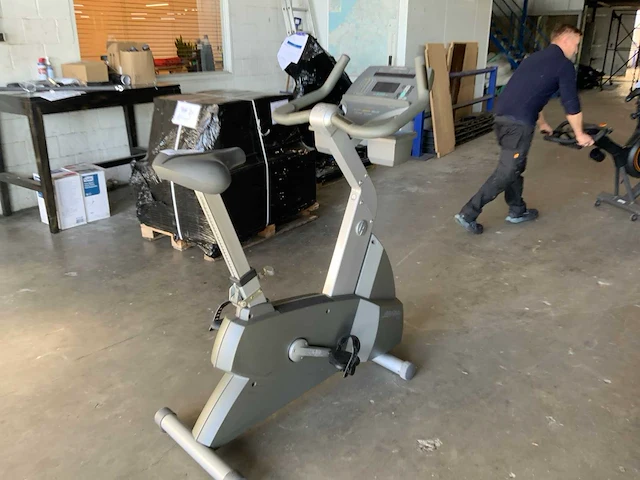 Life fitness 95ci silverline uprightbike home trainer - afbeelding 1 van  5
