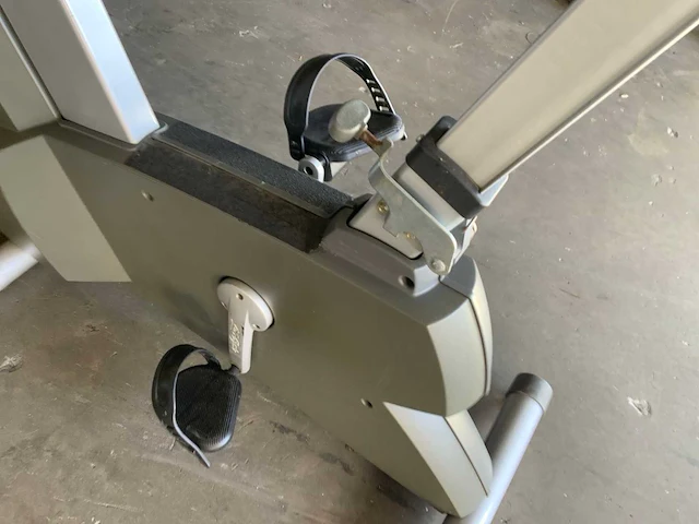 Life fitness 95ci silverline uprightbike home trainer - afbeelding 4 van  5