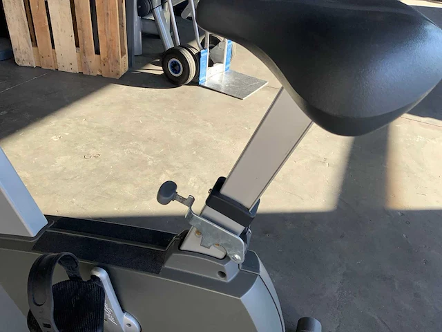Life fitness 95ci silverline uprightbike home trainer - afbeelding 2 van  6