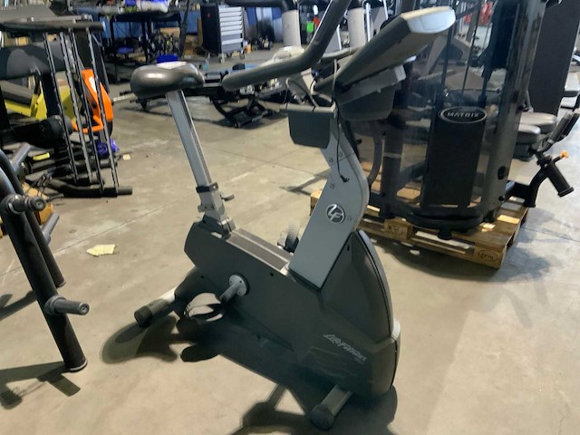 Life fitness 95ci sliverline uprightbike home trainer - afbeelding 5 van  6