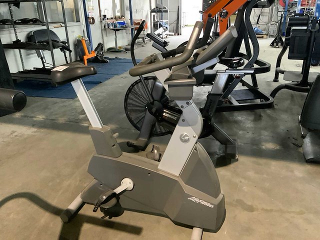 Life fitness 95ci sliverline uprightbike home trainer - afbeelding 1 van  5