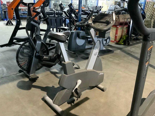 Life fitness 95ci sliverline uprightbike home trainer - afbeelding 2 van  5