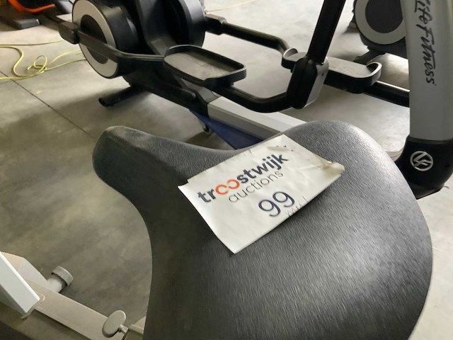 Life fitness 95ci uprightbike home trainer - afbeelding 2 van  5