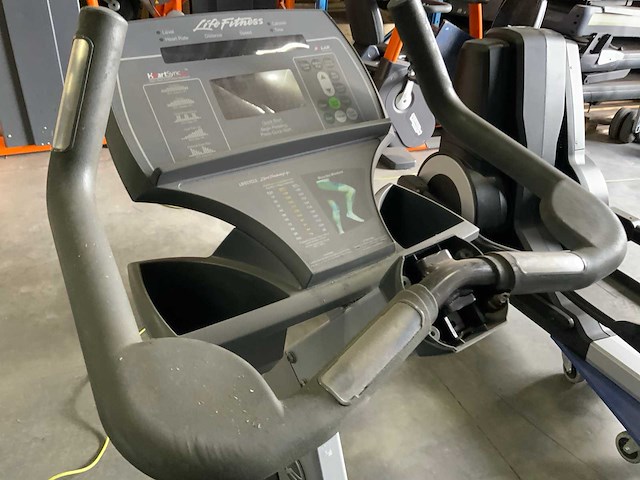 Life fitness 95ci uprightbike home trainer - afbeelding 3 van  5