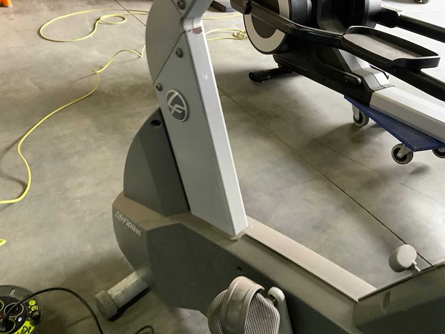 Life fitness 95ci uprightbike home trainer - afbeelding 4 van  5