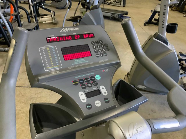Life fitness 95ci uprightbike home trainer - afbeelding 2 van  5