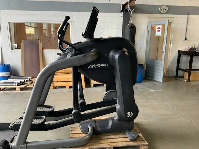 Life fitness 95f discover se flexstrider crosstrainer - afbeelding 5 van  7