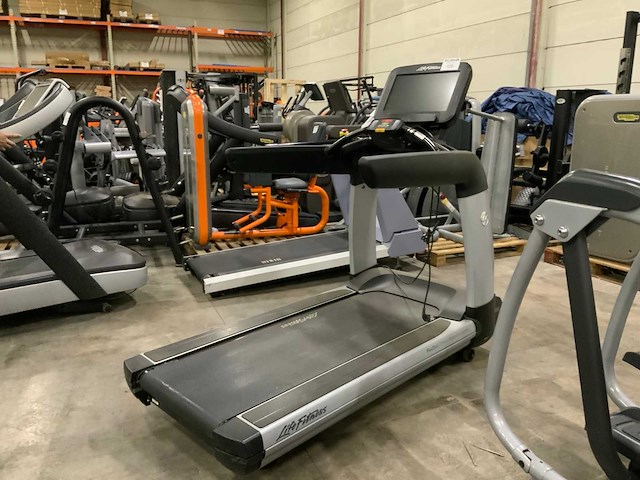 Life fitness 95t discover se treadmill loopband - afbeelding 1 van  4