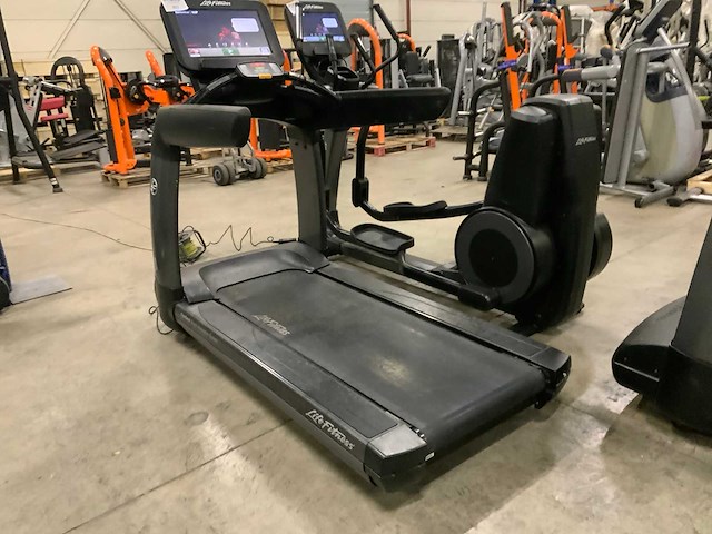 Life fitness 95t discover se2 treadmill loopband - afbeelding 4 van  5
