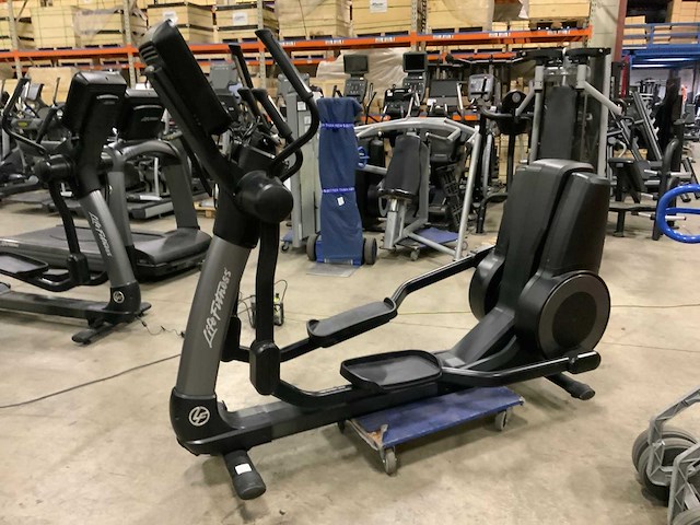 Life fitness 95x discover se2 crosstrainer loopband - afbeelding 5 van  8