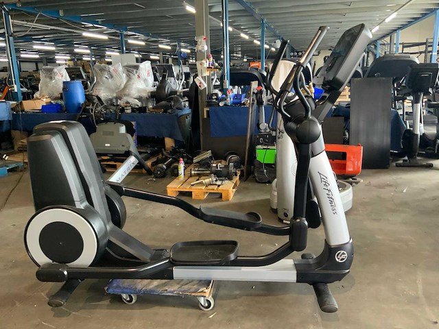 Life fitness 95x discover si elliptical crosstrainer - afbeelding 1 van  6